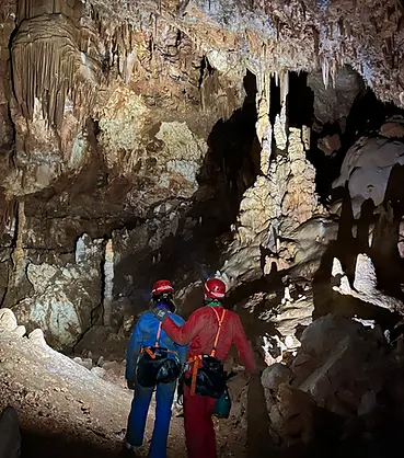 Sortie très sportive dans le nord du Gard. Descentes en rappel et remontée sur cordes dans une cavit spectaculaire.