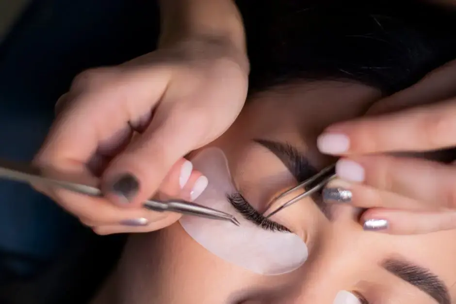 Natural Lash Extensions: Your Guide to a Glamorous Look