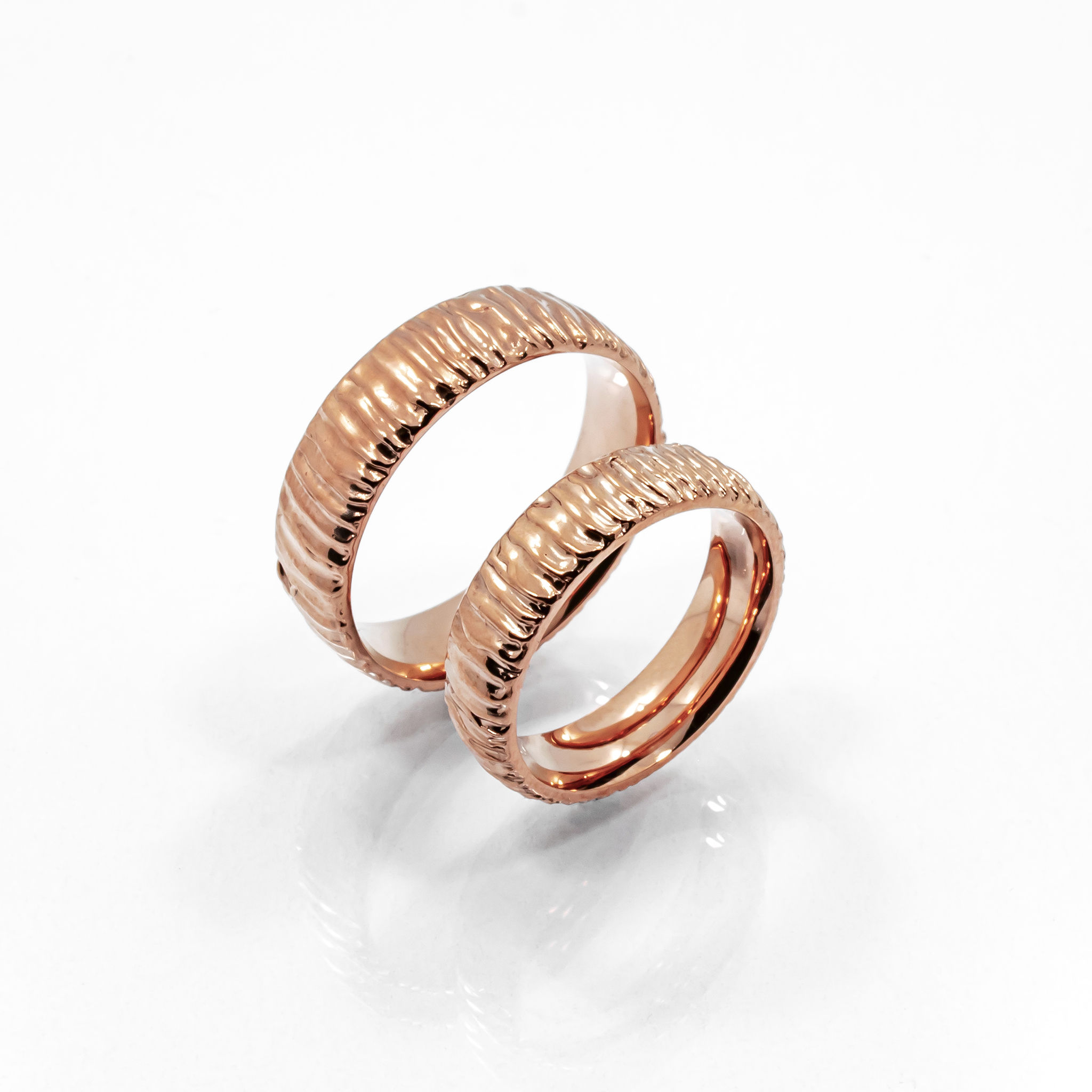 Iver - Rusztikus Arany Karikagyűrű