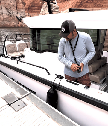 captain docking yacht with Dockmate® positioning systems wireless remote