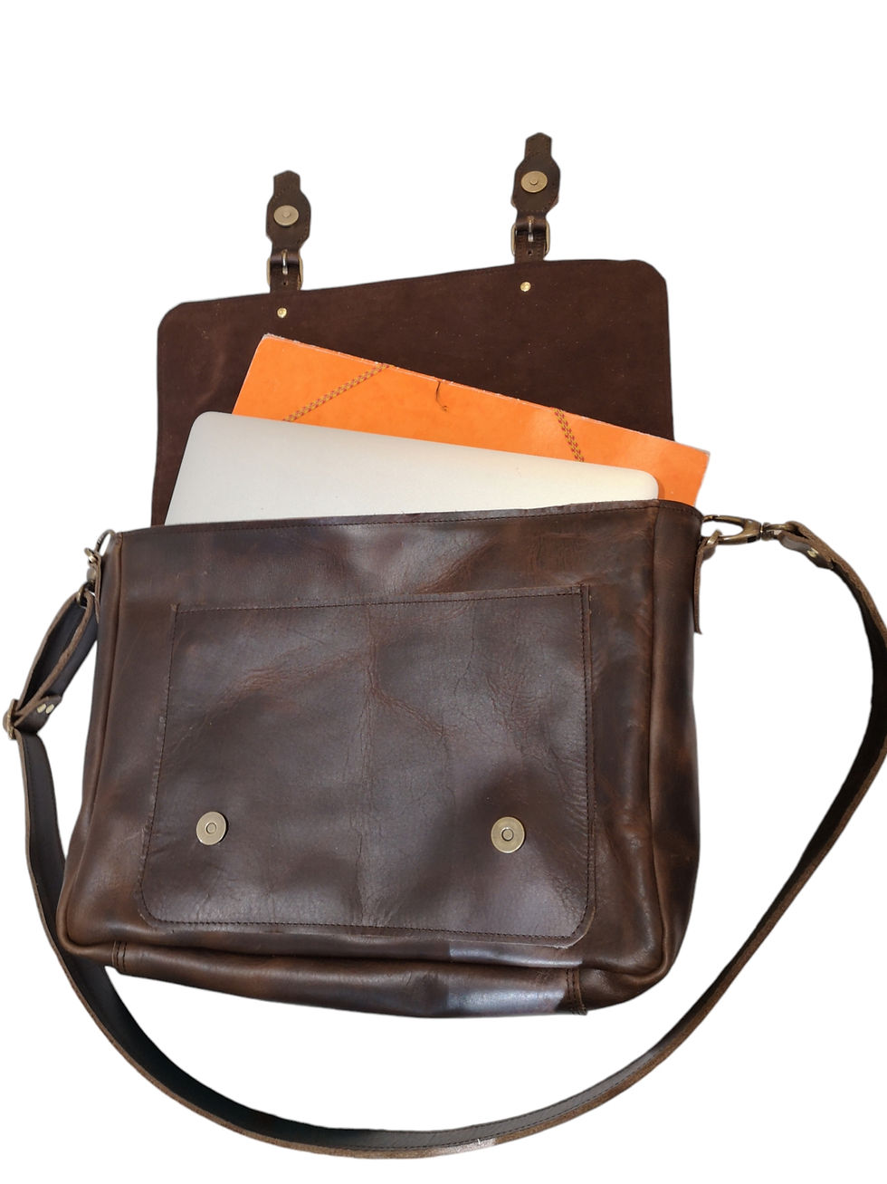 Miniature : remplissage du sac  postier en cuir dit sac cartable pour homme
