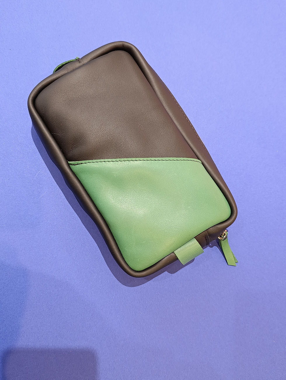Miniature : trousse de toilette en cuir