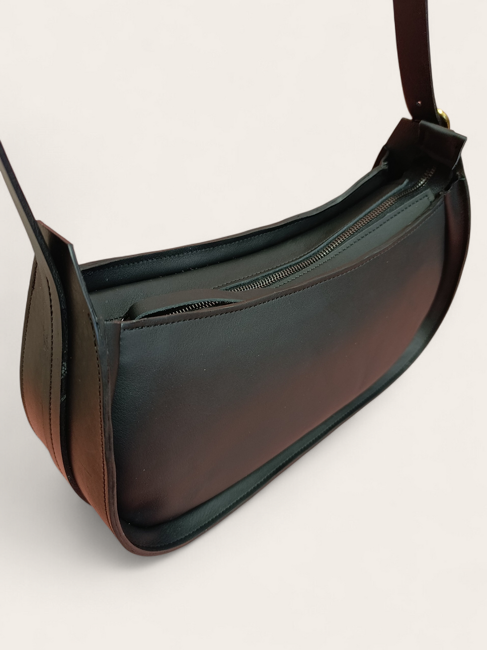 Miniature : sac demi lune cuir noir made in france