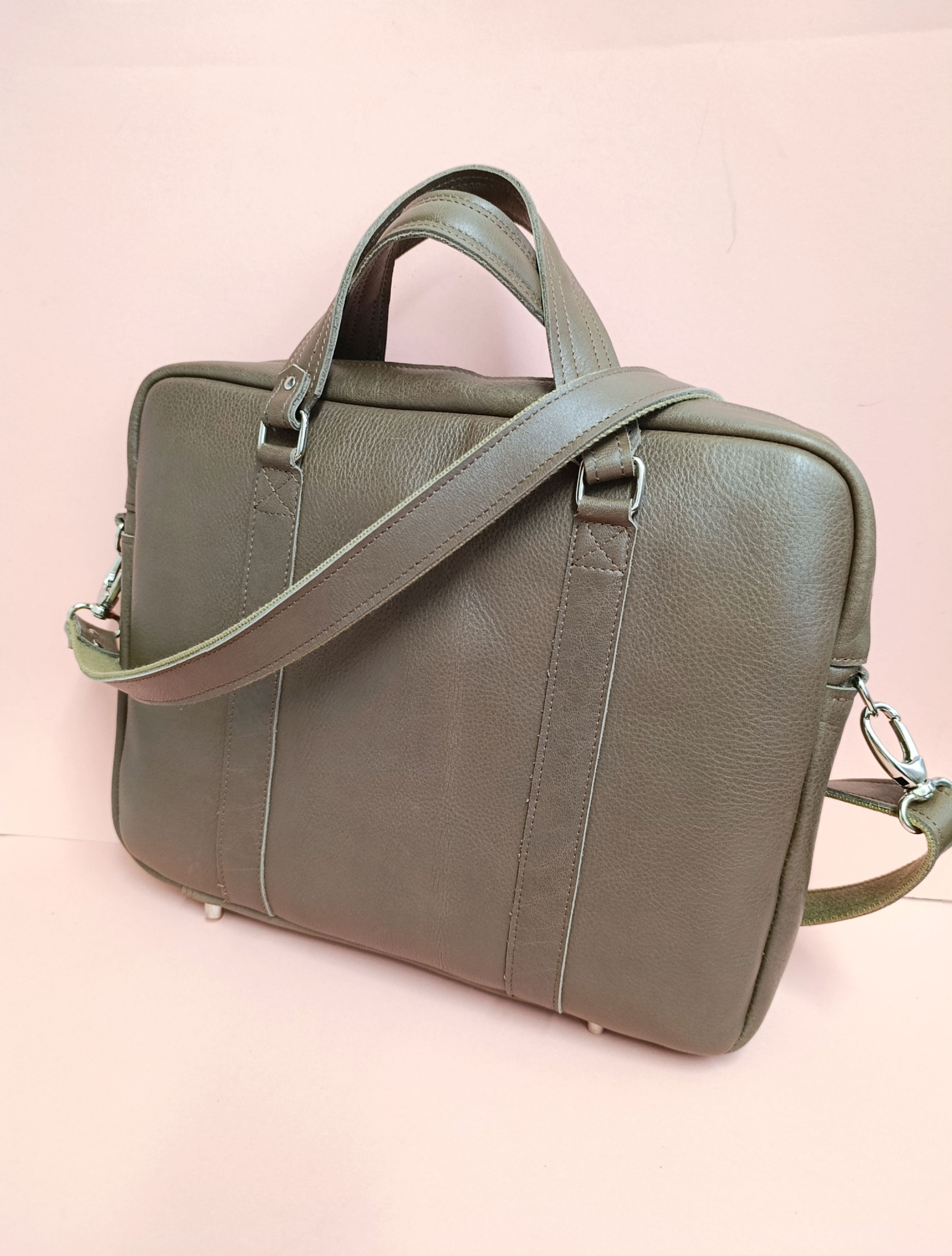 Porte-documents en cuir, fabriqué à la main