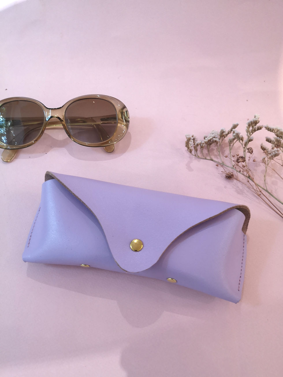 Miniature : Étui à lunettes rigide en cuir, fabrication artisanale française