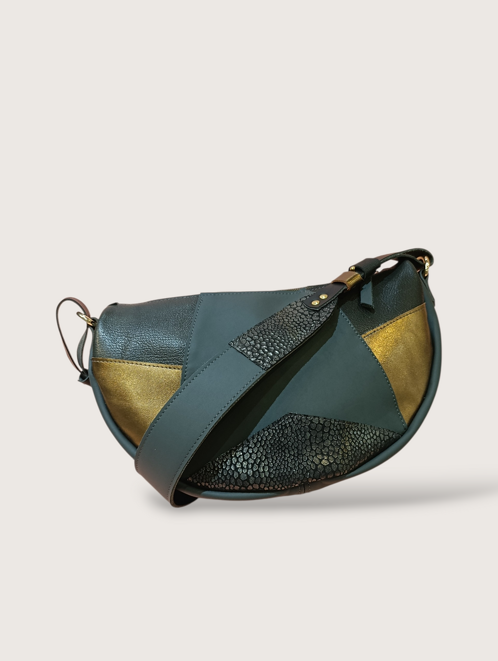 Miniature : Sac à main Joy demi lune cuir vert kaki et bronze