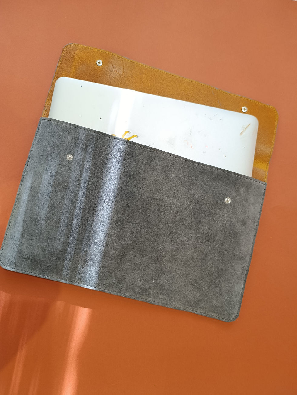 Miniature : Pochette pour ordinateur ou Ipad en cuir