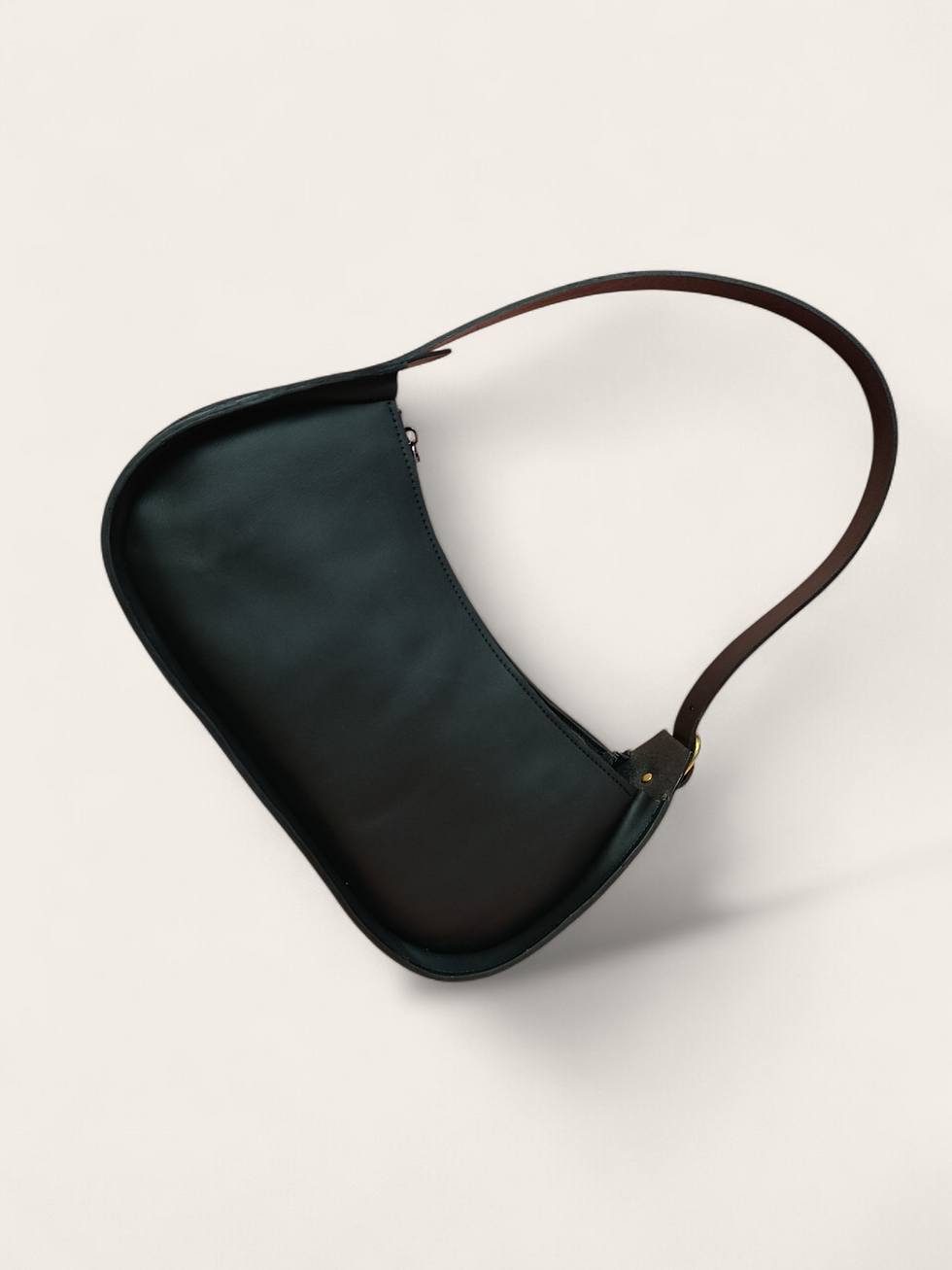 Miniature : sac demi lune en cuir noir