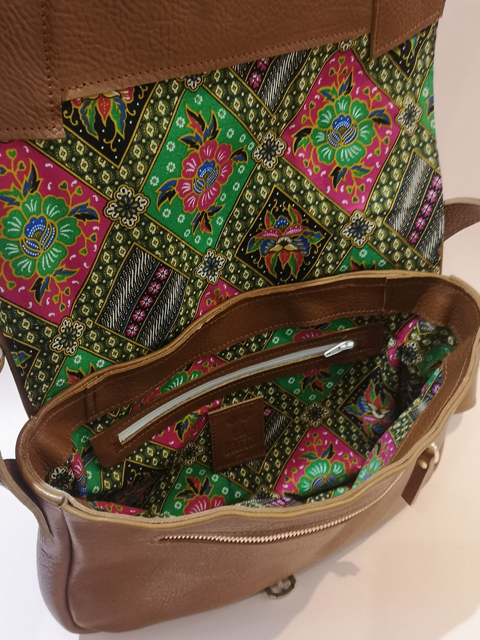 Miniature : interieur en batik du sac à main en cuir marron