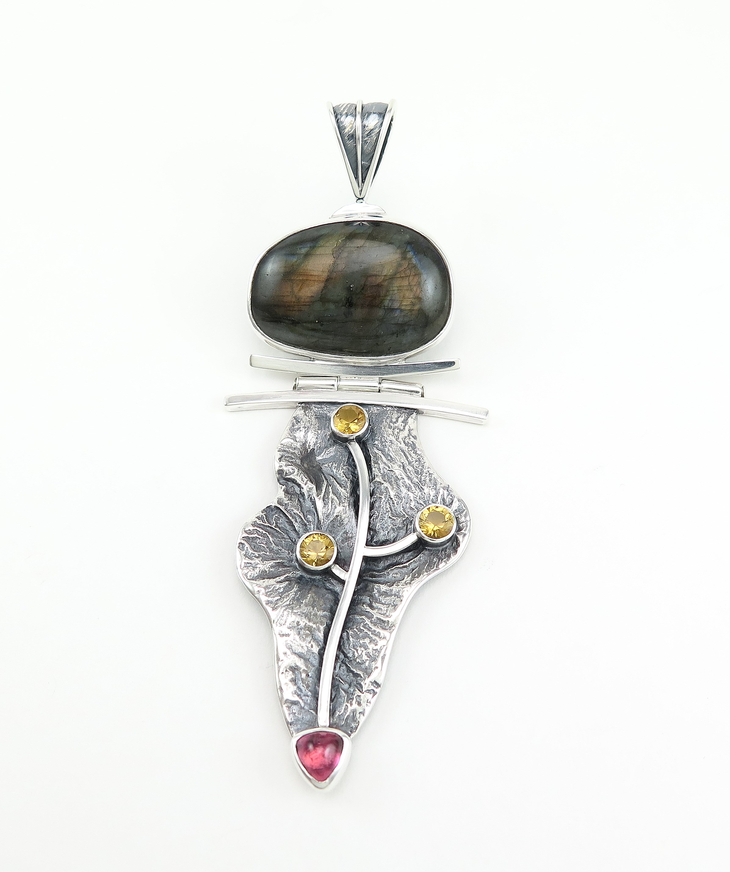 Nature 1 Hinged pendant