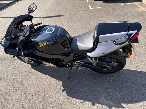 KAWASAKI ZX7R 2001 15k New Mot | P1motorcycles