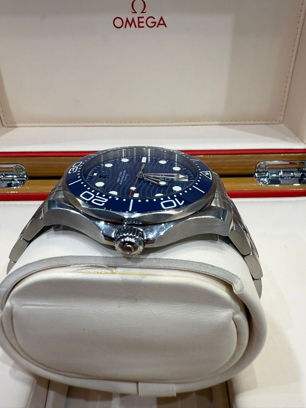 Thumbnail: Omega Seamaster 300 Blue Wave Auto Watch