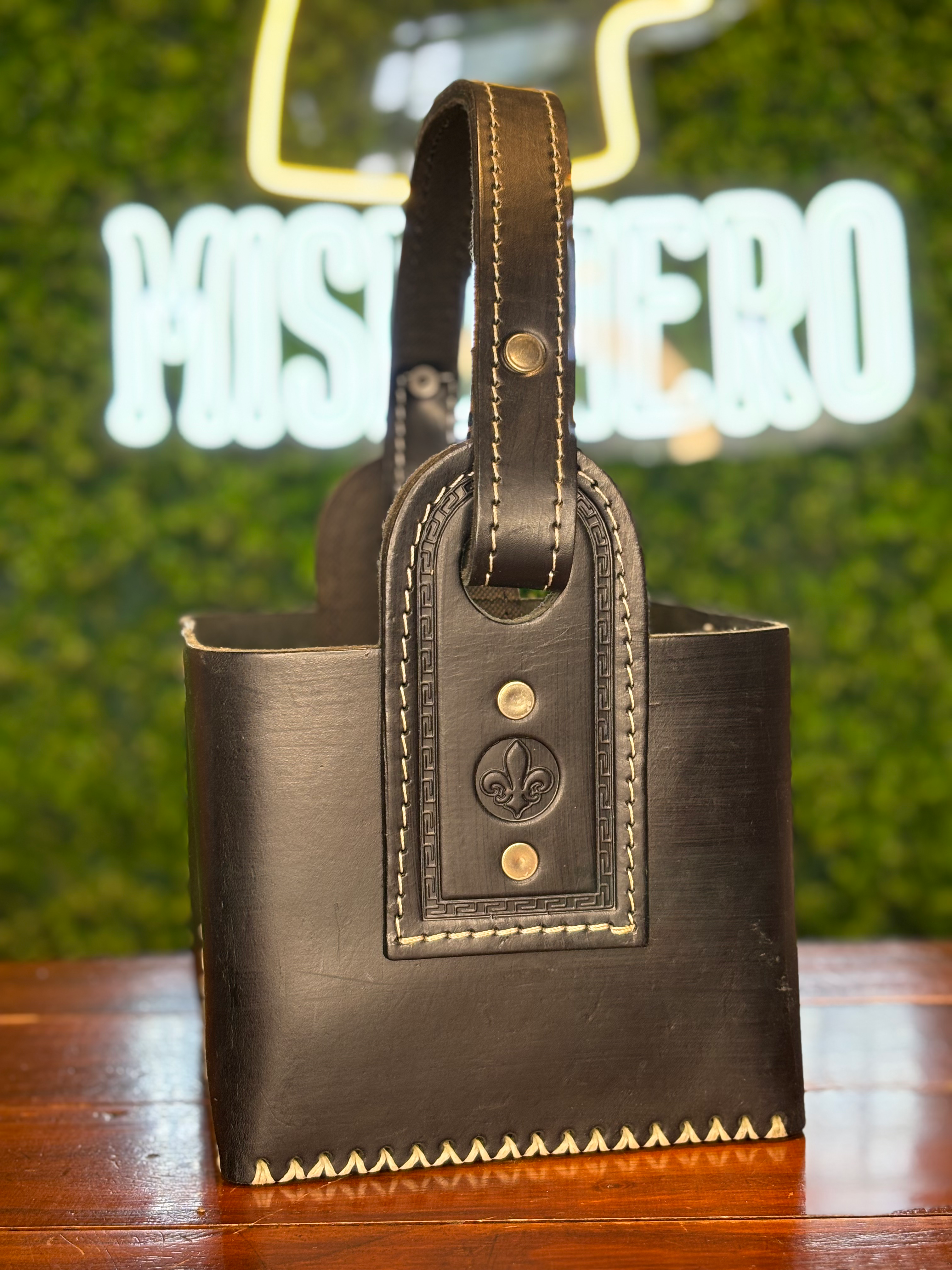 Canasta de cuero reforzada premium