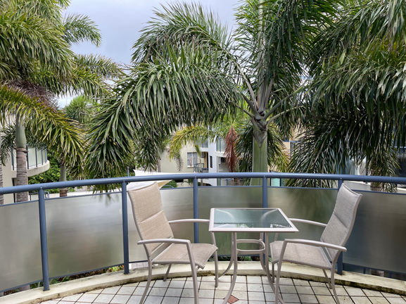 Two Bedroom Ocean Facing Apartment // The Cove Accommodation Yamba