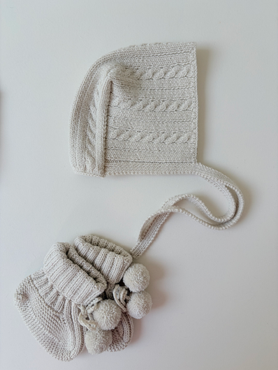 béguin et chaussons en mérinos et soie coloris avoine