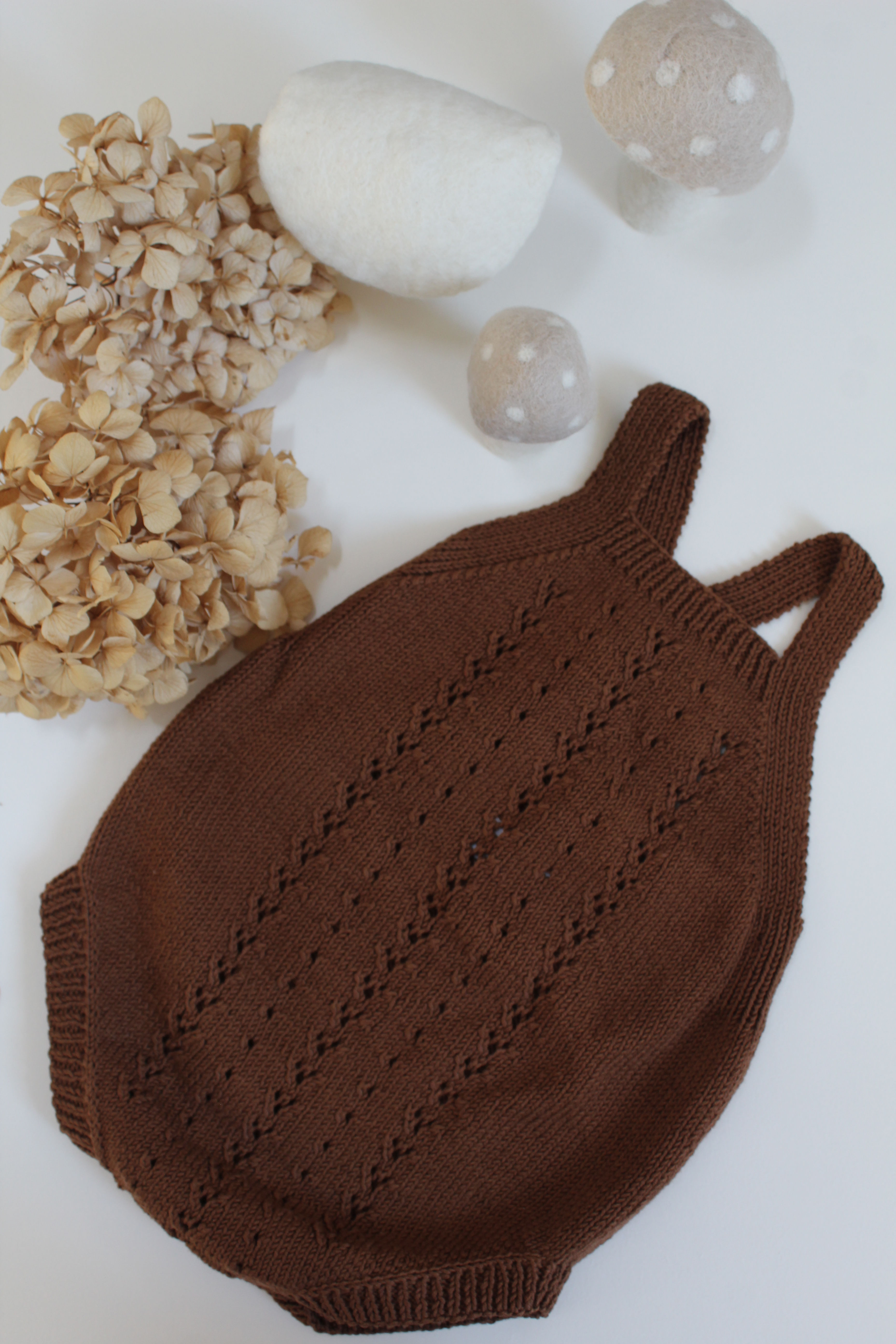 Barboteuse ajourée en coton - Chataîgne