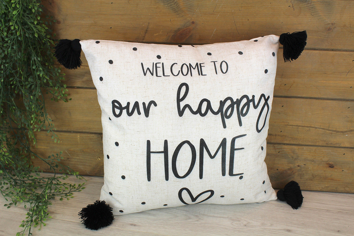 HAPPY HOME CUSHION B/W