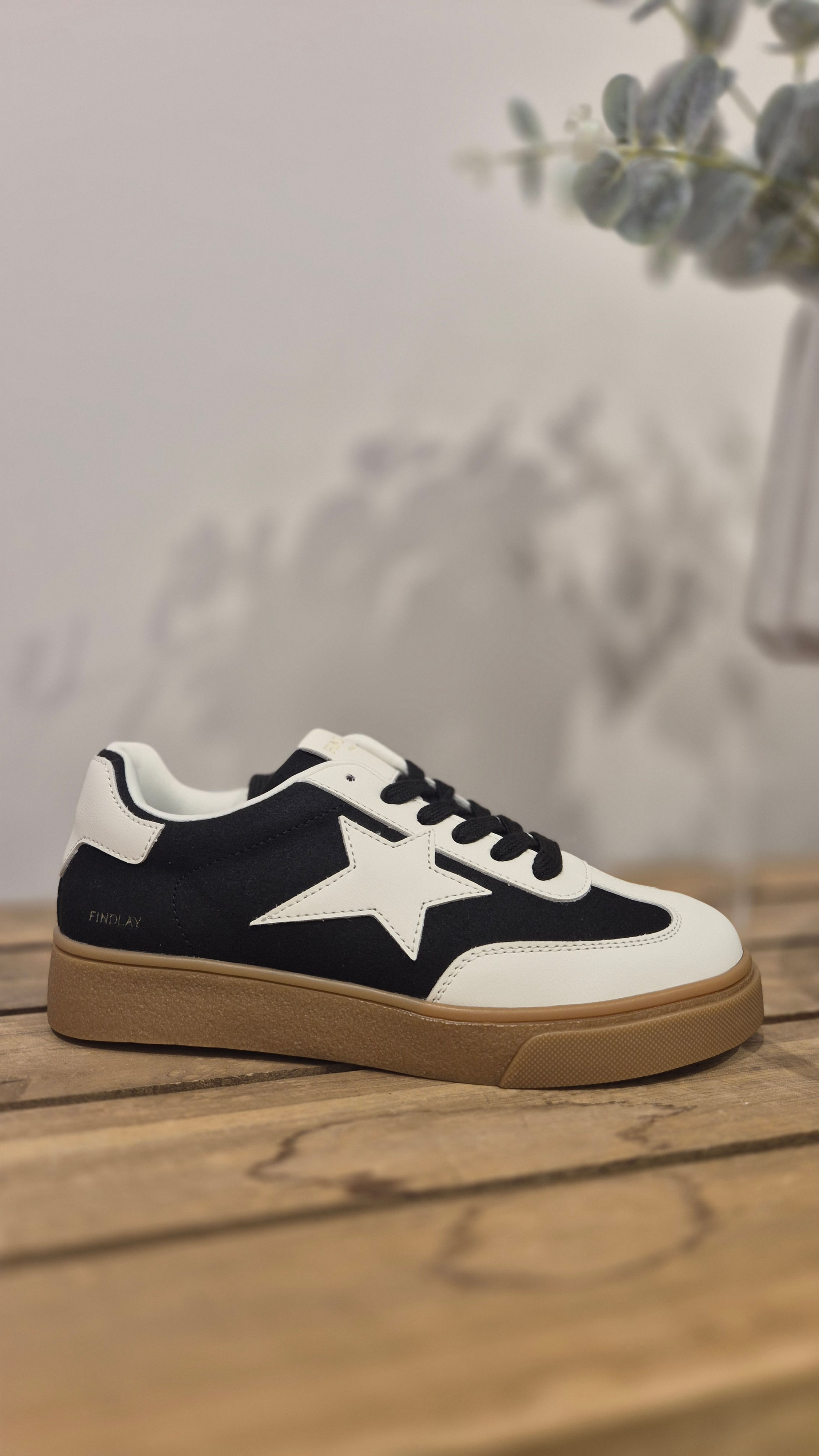 Trainers • Black & White ☆detailing 