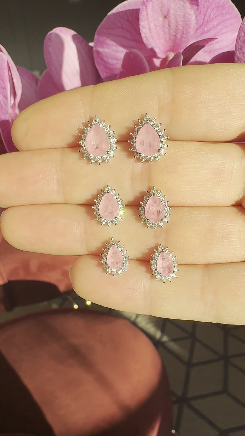 Miniatura: Trio brincos com tarraxas banho ródio e pedra fusion rosa em formato gota