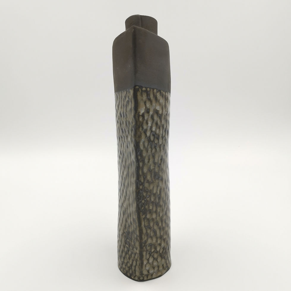 Thumbnail: Large 'Fish scale' design vase