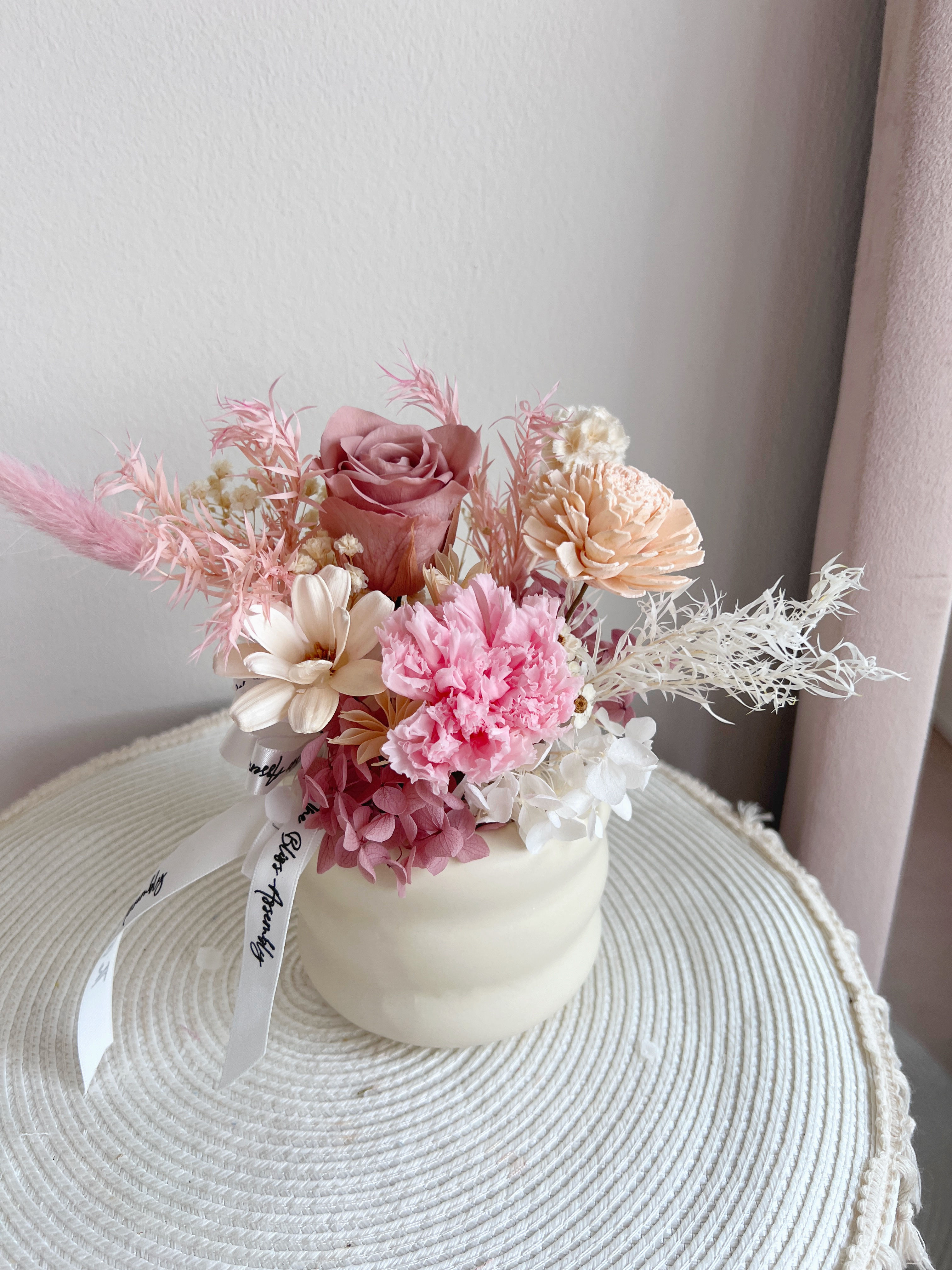 Hera II - Preserved Flowers in Vase