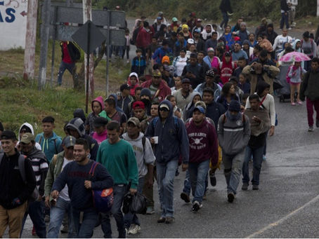 MÁS DE MIL MIGRANTES DE HONDURAS MARCHAN CAMINO A MÉXICO