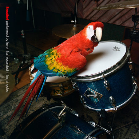 Leven Kali torna a farci “respirare” con il nuovo singolo BREATHE!