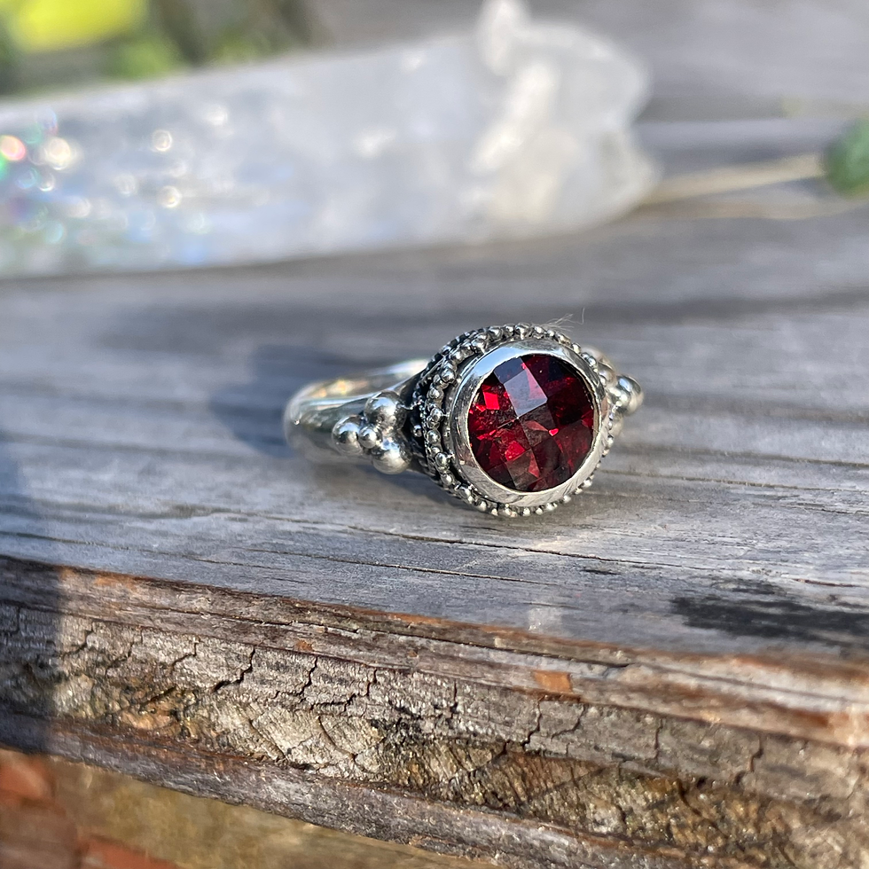 Marija Designs Garnet Filigree Details Ring