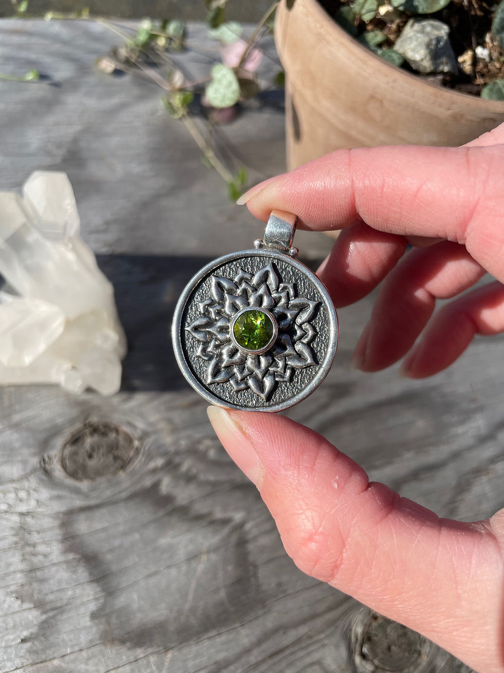 Thumbnail: Roulette 18 Awake Peridot Pendant
