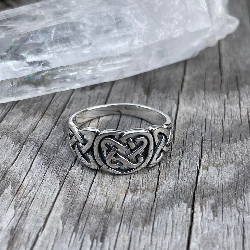 Thumbnail: Celtic knots ring