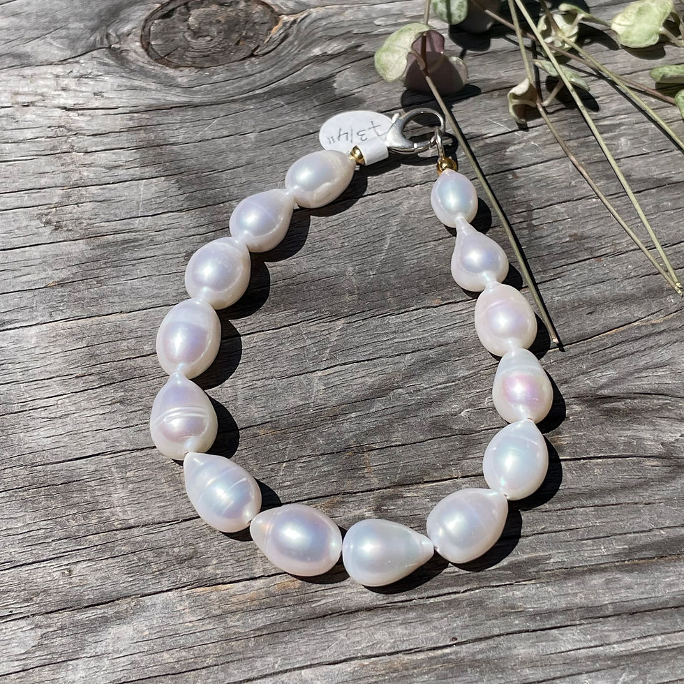 Thumbnail: GenVie Designs chunky teardrop pearl bracelet
