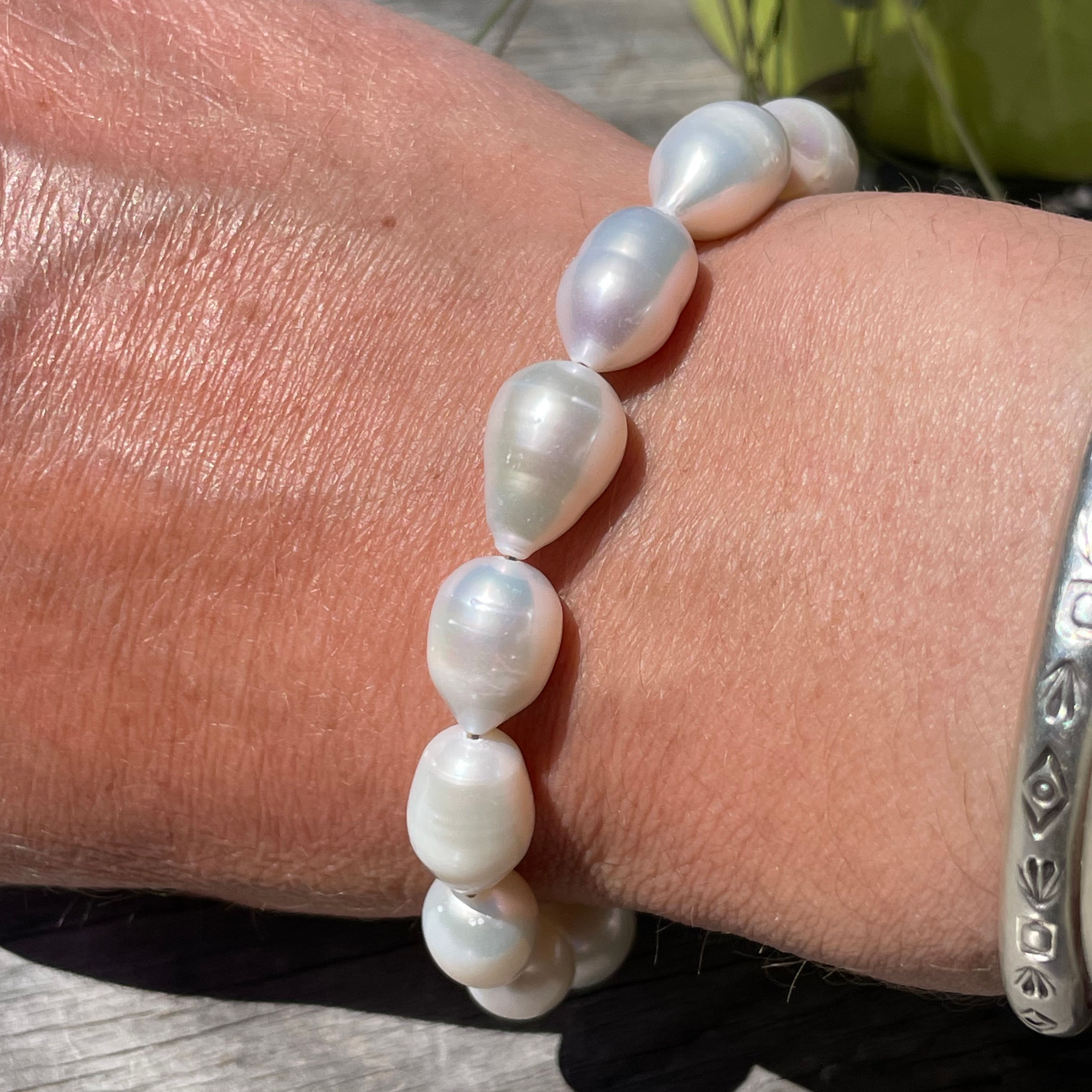 GenVie Designs large pearl bracelet