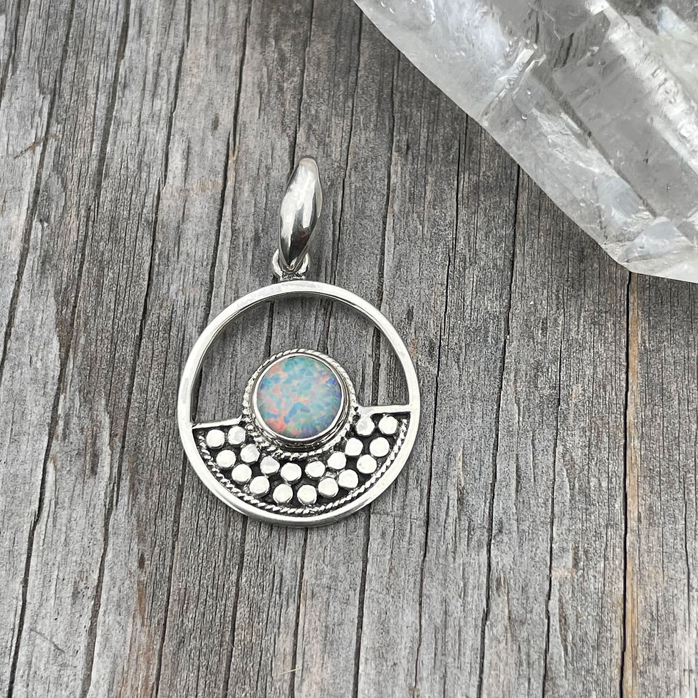 Thumbnail: Opal cutout setting pendant