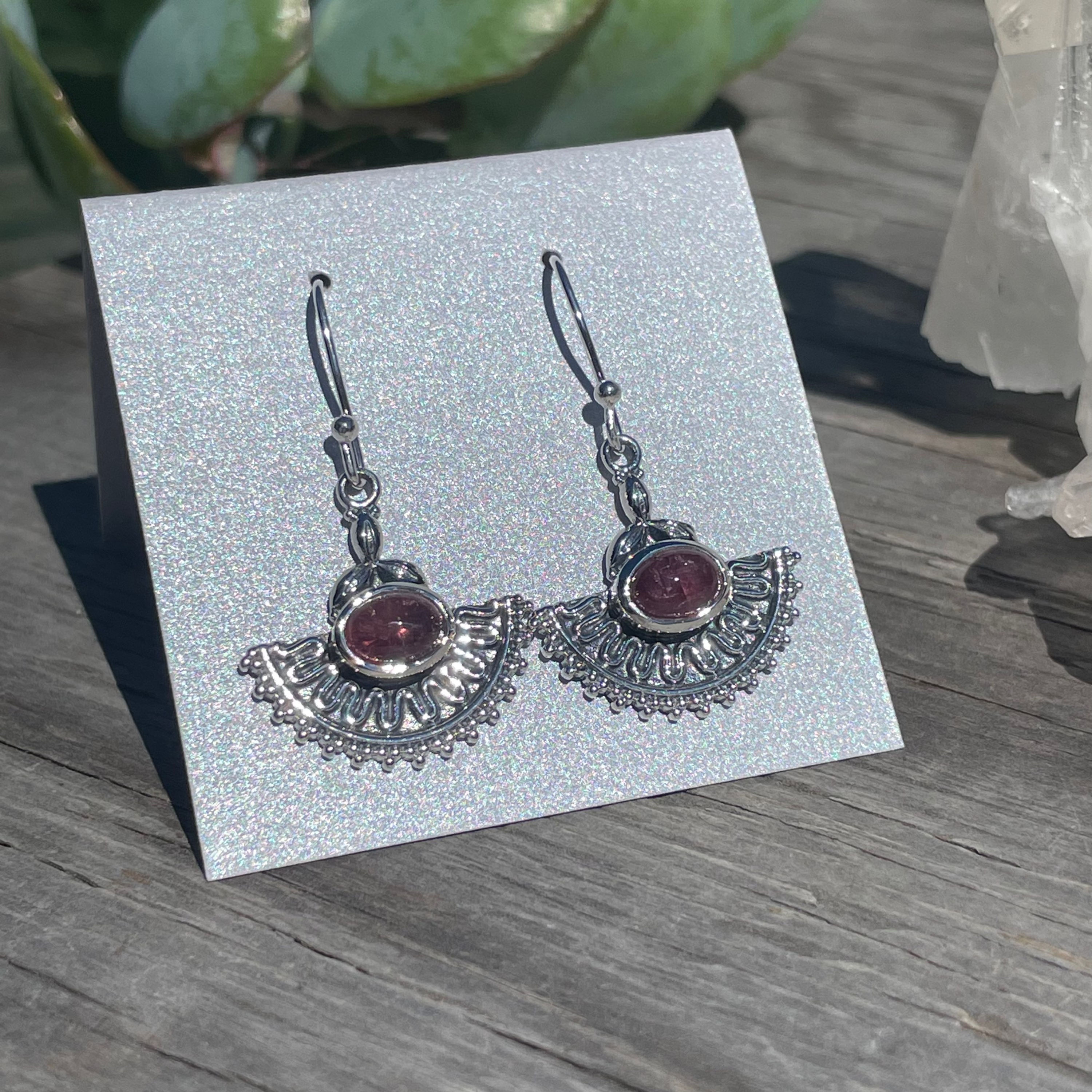 Pink tourmaline detailed fan setting earrings 