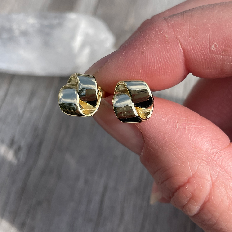 Thumbnail: Gold filled ribbon studs