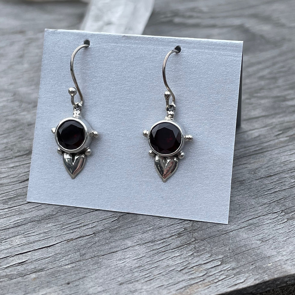Thumbnail: Roulette 18 Garnet Petite Petal Earring