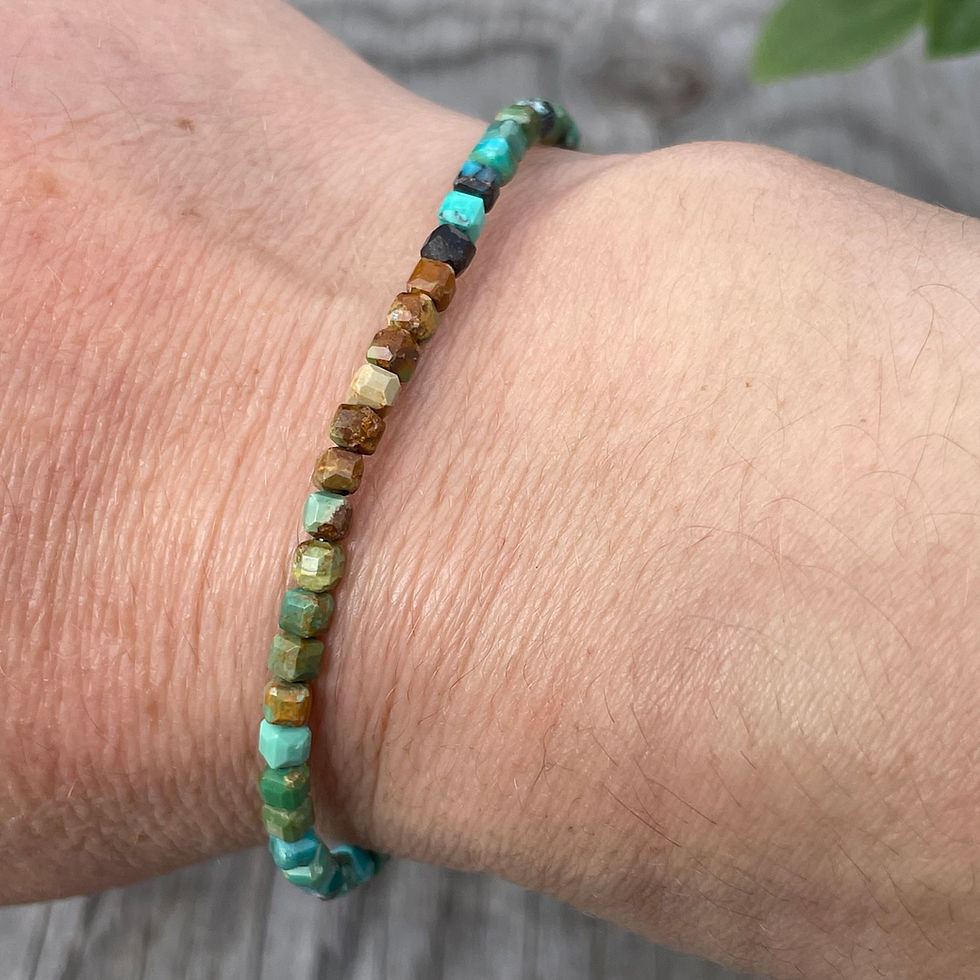 Thumbnail: Turquoise square cut beads bracelet