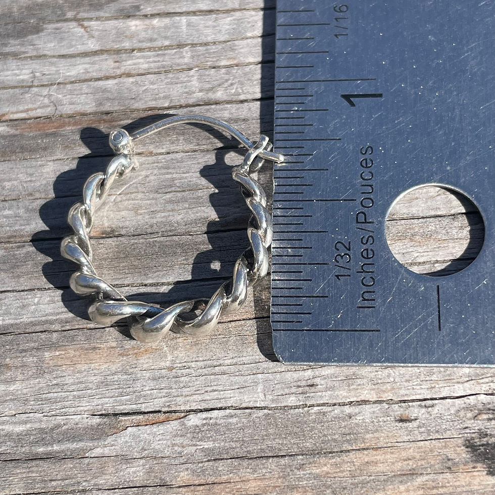 Thumbnail: Twist hoops 