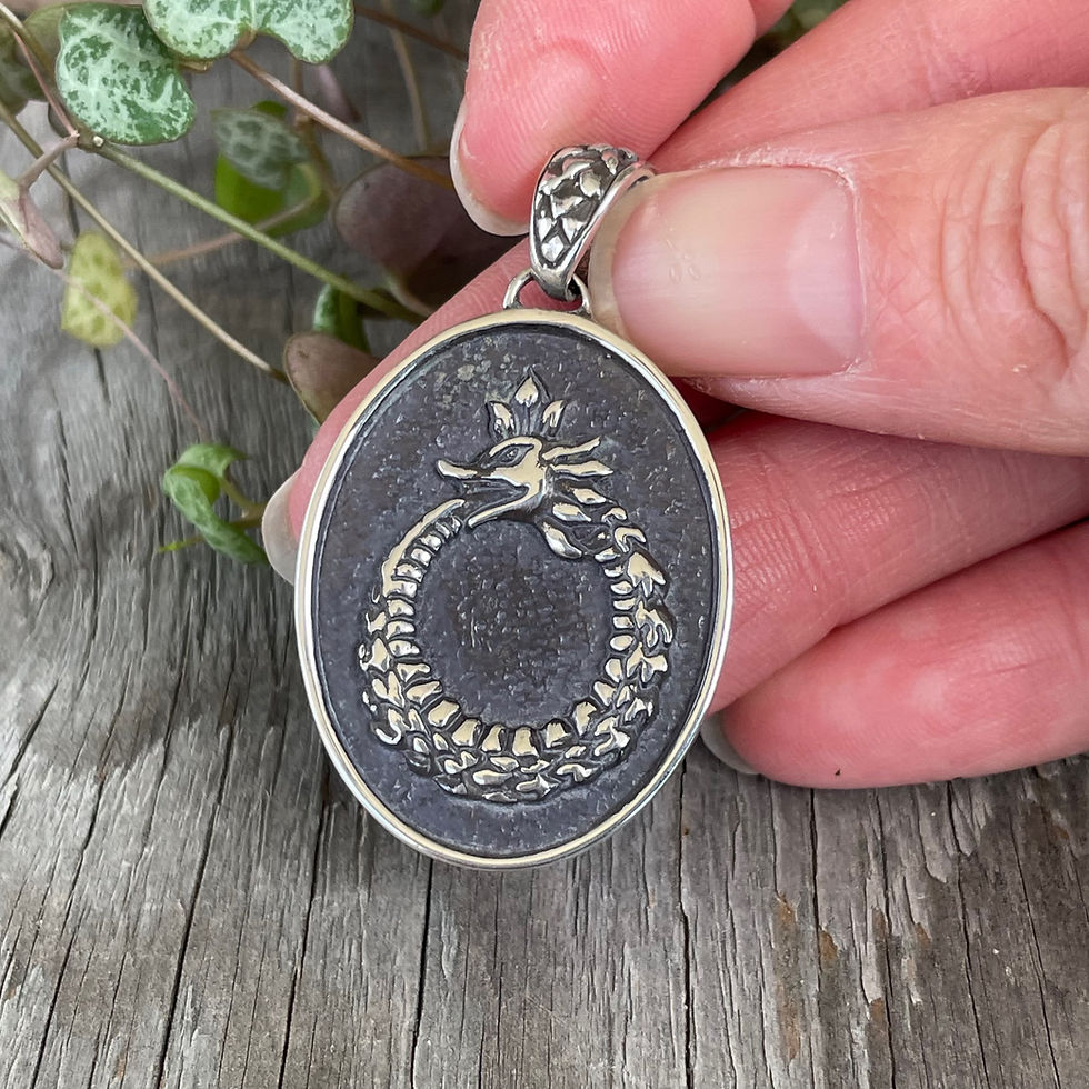 Thumbnail: Roulette 18 Ouroboros Dragon Pendant
