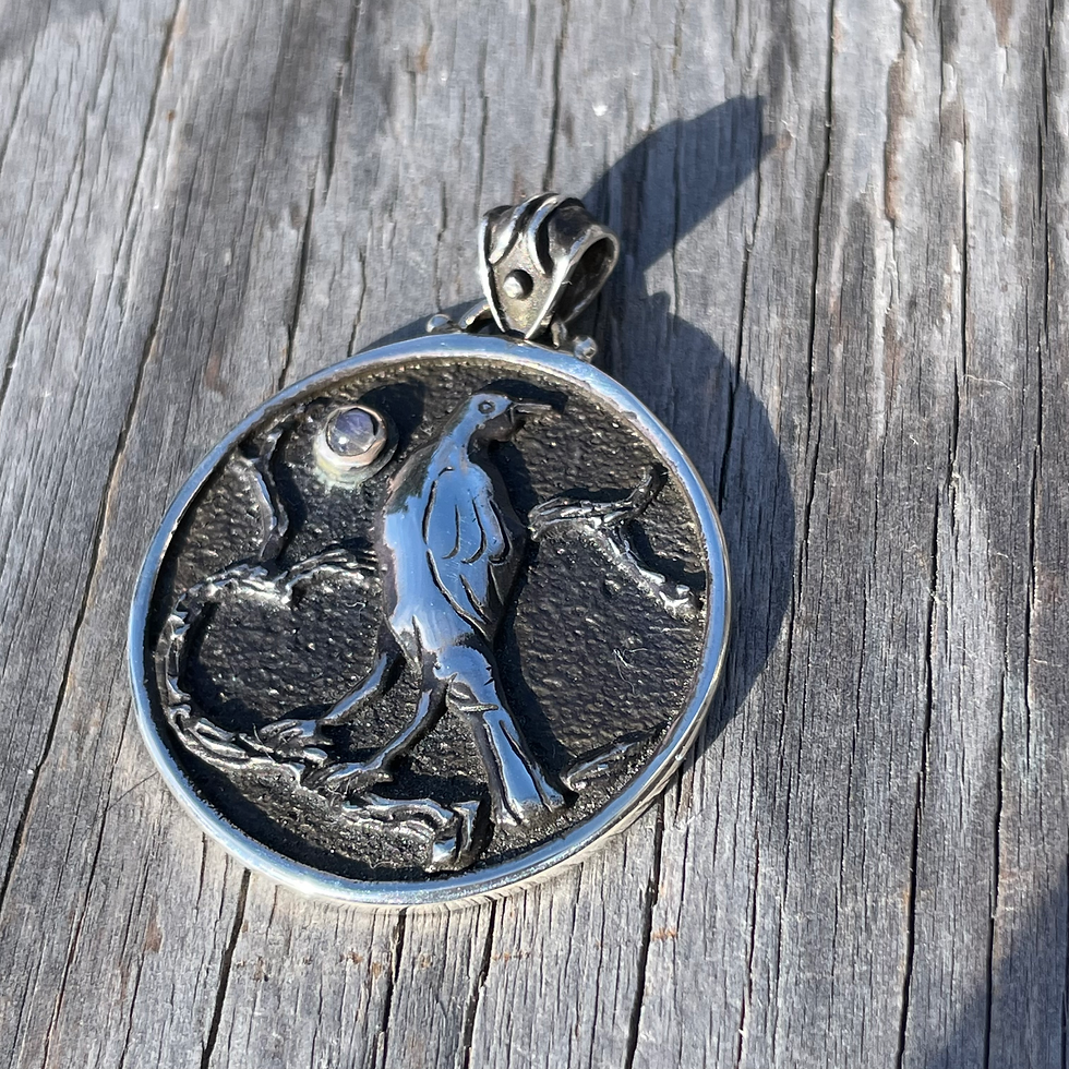 Thumbnail: Roulette 18 Curious Bird Pendant