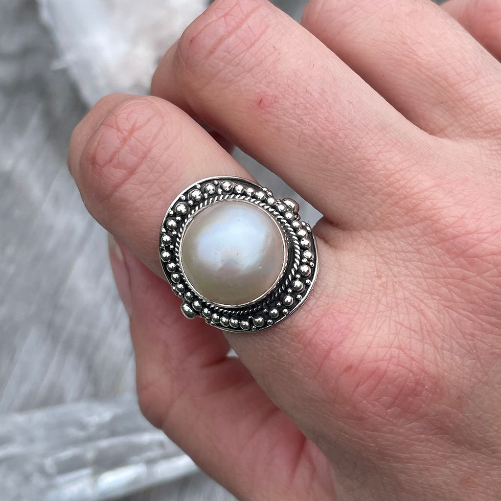 Thumbnail: Pearl ring wide tapered band