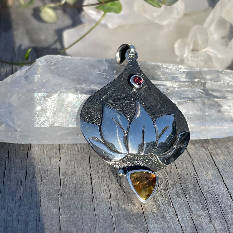 Thumbnail: Roulette 18 Large Lotus Pendant Citrine and Rhodolite Garnet
