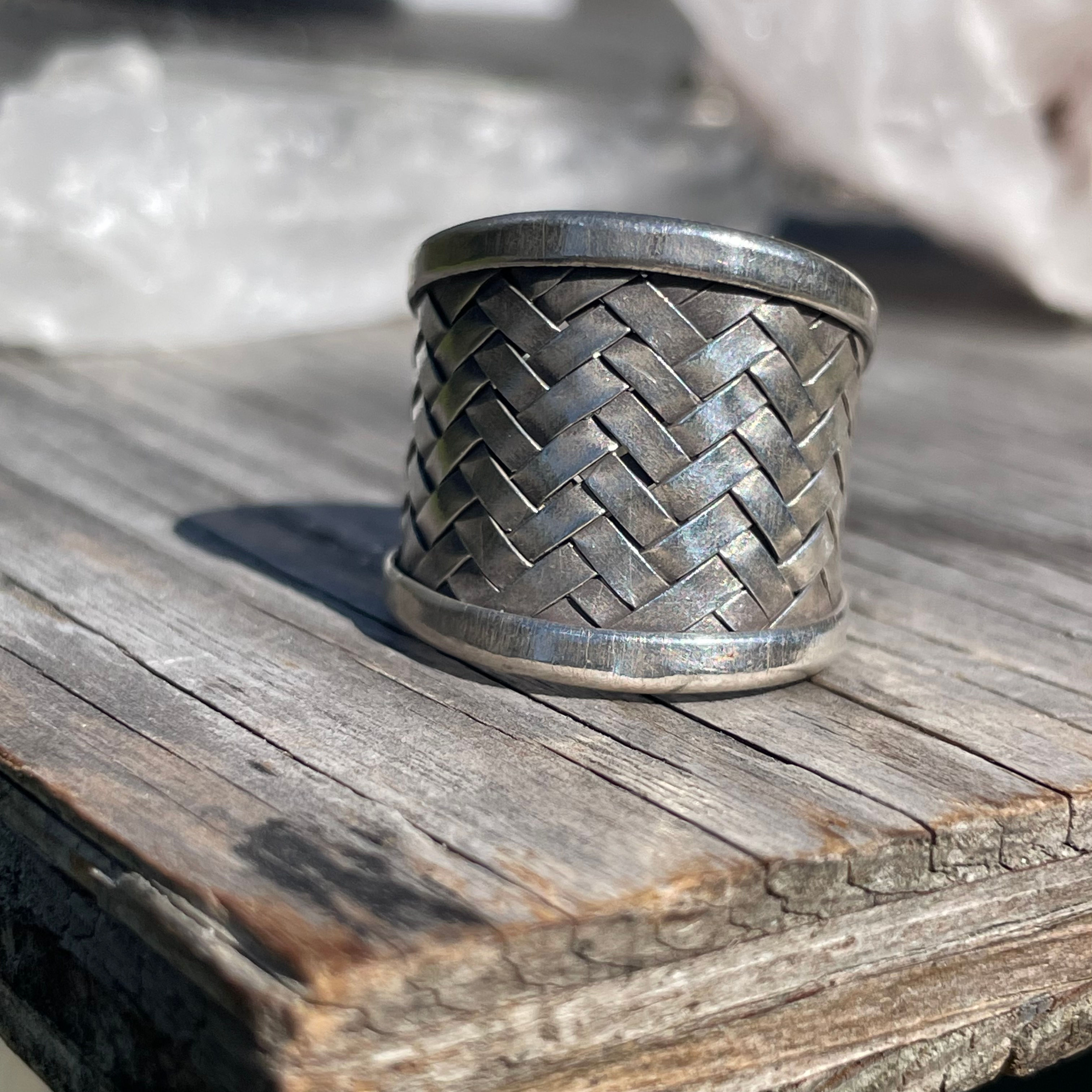 Basket weave wide band ring