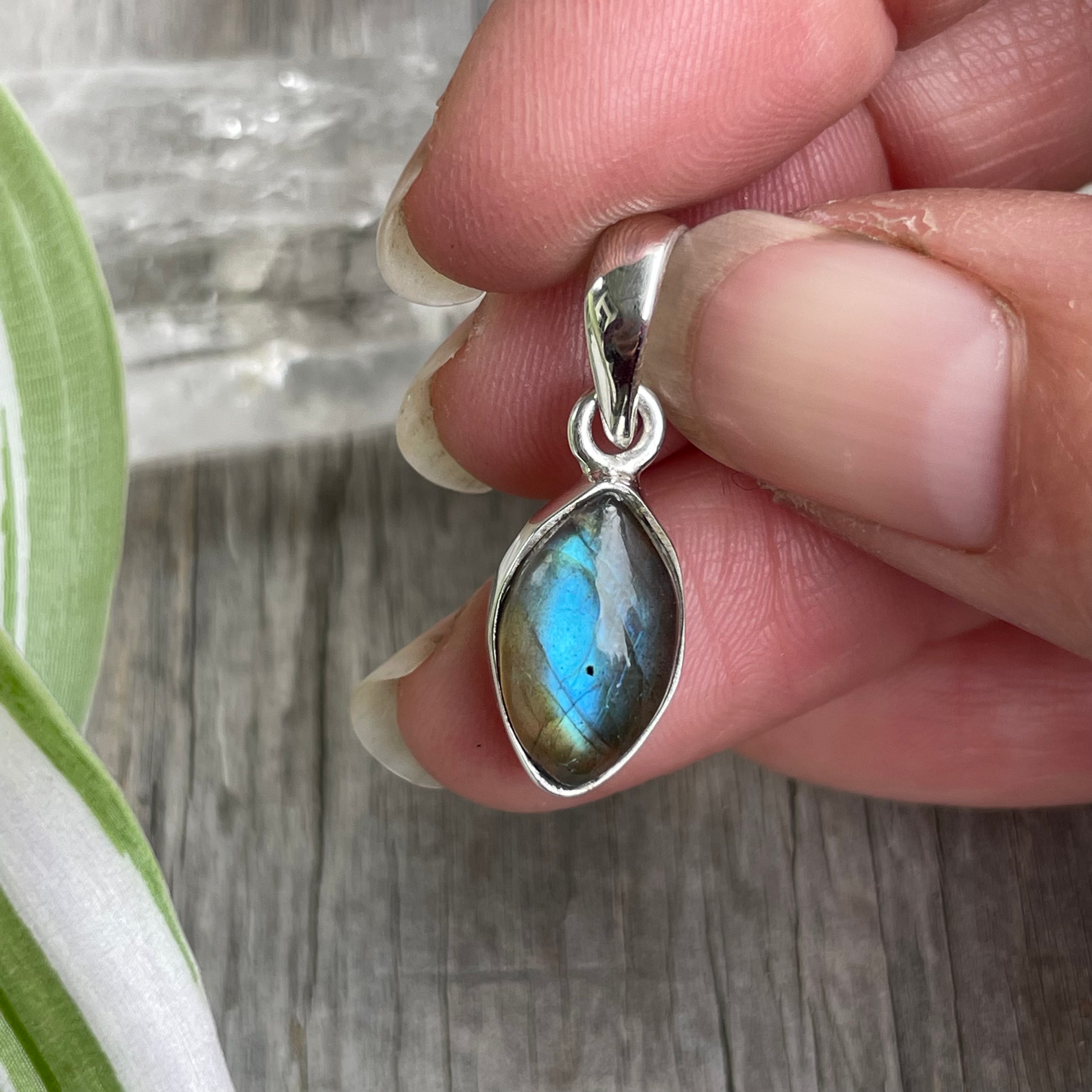 Labradorite little marquis shaped pendant