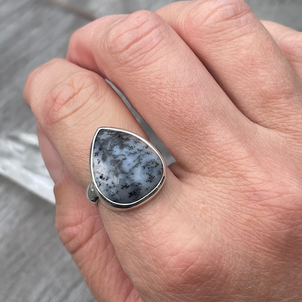 Thumbnail: Teardrop grey dendritic agate ring 