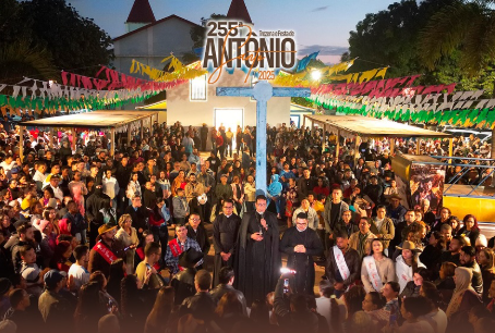 Padre Marcelo inicia a Trezena de Santo Antônio: serão 13 dias de festa e muita alegria