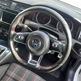 car's steering wheel