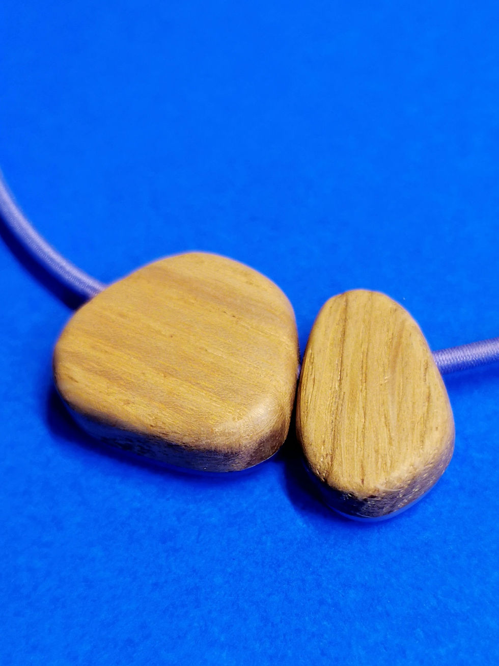 Thumbnail: LILAC AND ROYAL BLUE ELASTICATED NECKLACE 