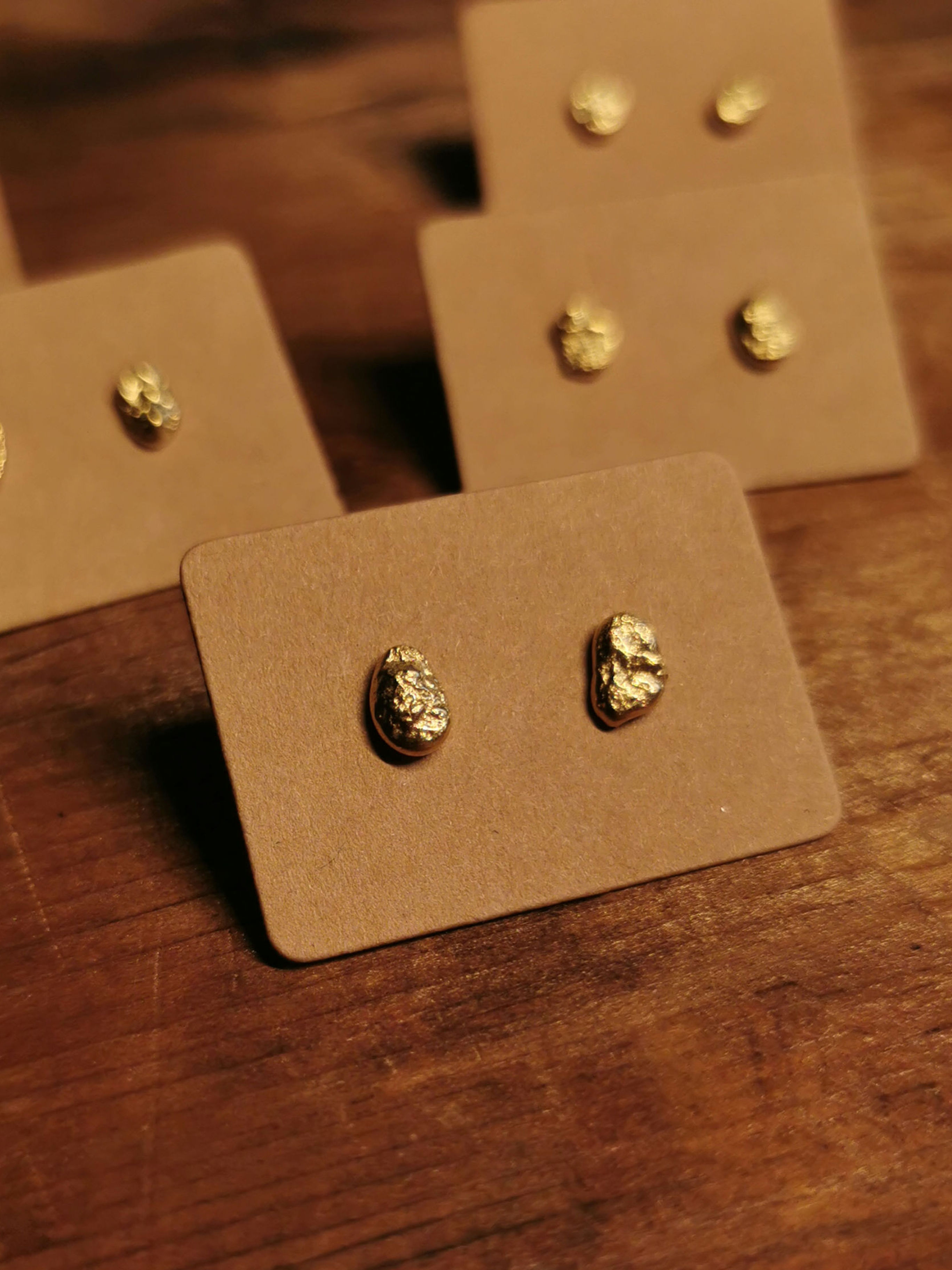  MOLTEN GOLD PLATED STUDS