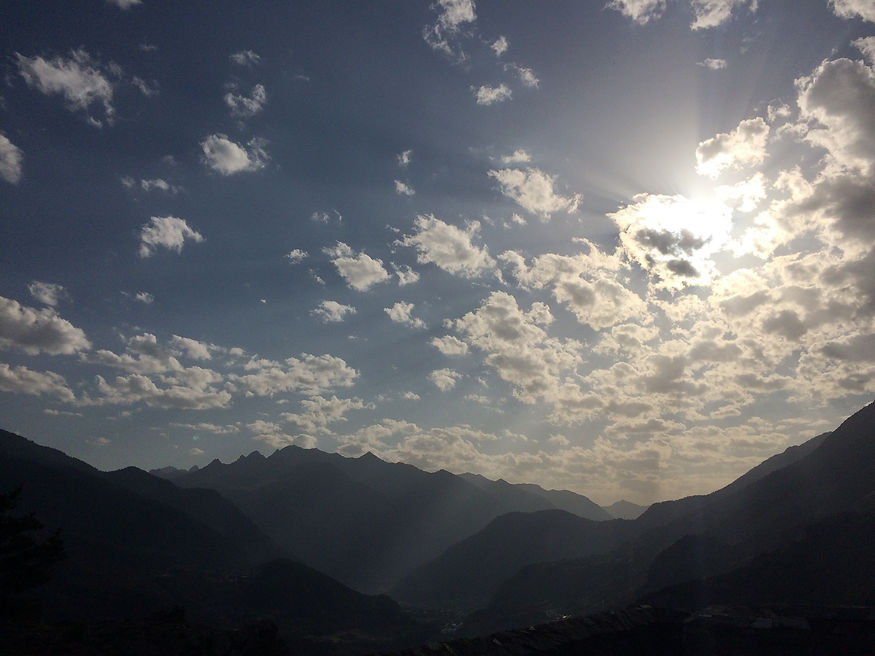 Montagne et nuages.jpg